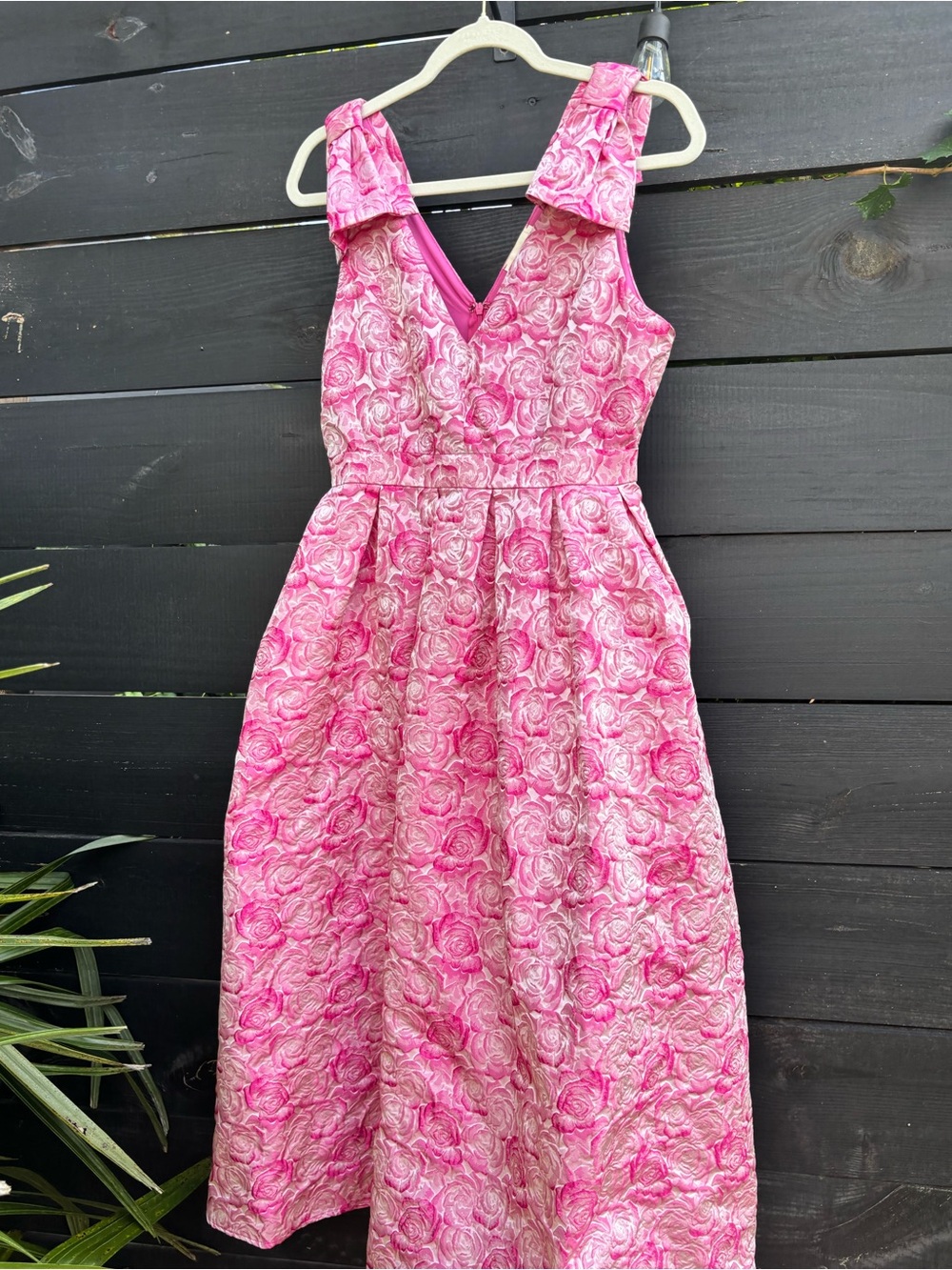 entro Pink Rose-Pattern V-Neck Midi Dress